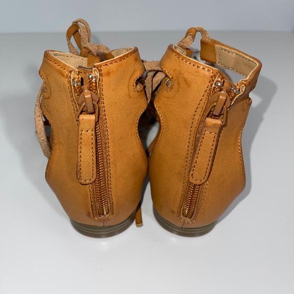 mark. Vegan leather tassel gladiator sandals NWOT size 8 - Picture 2 of 7